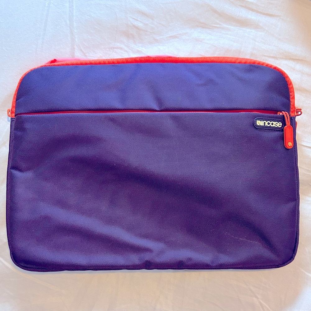 Incase Laptop Sleeve